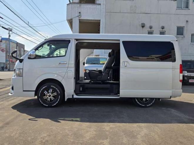 ハイエースバン2.7 スーパーGL ダークプライム ワイド ミドルルーフ ロングボディ 4WD　寒冷地仕様　パワスラ　リアヒーター&クーラー　プッシュスタート　スマートキー　ウッドコンビステアリング&シフトノブ　ハーフレザーシート　ドラレコ　バックカメラ　ETC　メモリナビ　フルセグTV　Bluetooth 2700