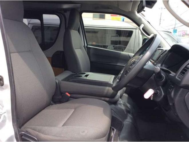 ハイエースバン2.8 DX ロング GLパッケージ ディーゼルターボ 4WD　キーレス　両側スライドドア　フロントフォグランプ　衝突被害軽減システム　車線逸脱防止　横滑り防止装置　パワーヒート　オートマチックハイビーム　バックカメラ　メモリナビ　フルセグTV　　電動格納ミラー 2800