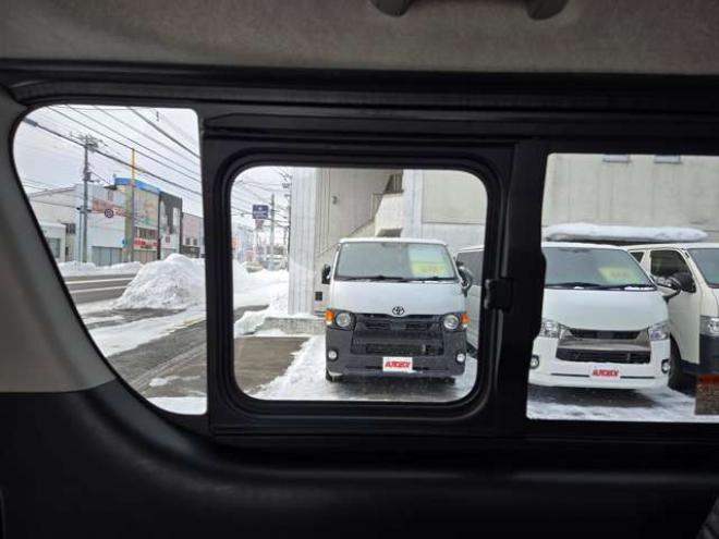 ハイエースバン2.8 スーパーGL ロング ディーゼルターボ 4WD　リアヒーター&クーラー　プッシュスタート　スマートキー　LEDヘッド　ベッドキッド　横滑り防止　衝突被害軽減　車線逸脱　トヨタ純正ナビ　フルセグTV　Bluetooth　バックカメラ　トヨタ純正リアモニター　ETC 2800