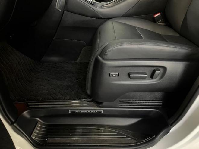 アルファードハイブリッドＳＲ　本州仕入　寒冷地仕様　禁煙車　ＪＢＬサウンド　デジタルインナーミラー　純正１０．５インチナビ　地デジ　ＤＶＤ再生　Ｂｌｕｅｔｏｏｔｈ　全方位パノラミックビューモニター　前後ドライブレコーダー　ＥＴＣ 4WD 2500 5Dr