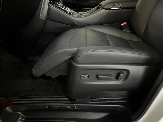 アルファードハイブリッドＳＲ　本州仕入　寒冷地仕様　禁煙車　ＪＢＬサウンド　デジタルインナーミラー　純正１０．５インチナビ　地デジ　ＤＶＤ再生　Ｂｌｕｅｔｏｏｔｈ　全方位パノラミックビューモニター　前後ドライブレコーダー　ＥＴＣ 4WD 2500 5Dr