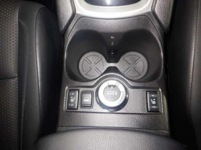 エクストレイル2.0 20X エマージェンシーブレーキパッケージ 2列車 4WD　ナビ・TV・Bluetooth・Bカメラ・LEDヘッド・プッシュスタート・LEDヘッドライト・エマブレ・クリアランスソナー・前席シートヒーター・レーンキープ 2000