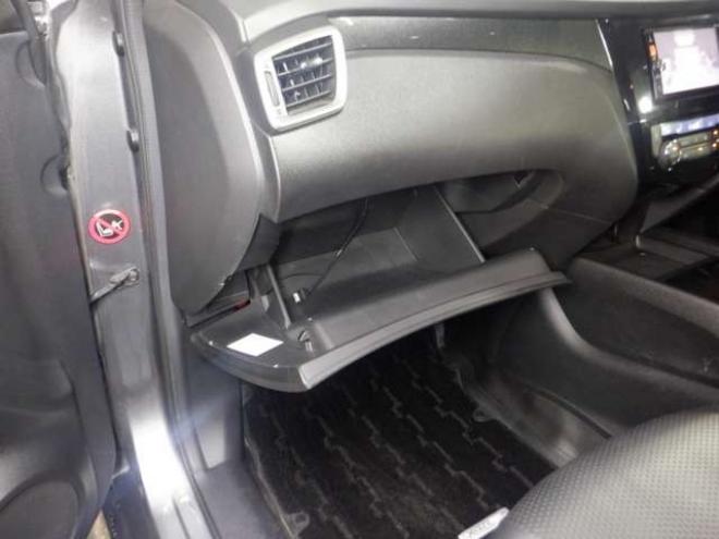 エクストレイル2.0 20X エマージェンシーブレーキパッケージ 2列車 4WD　ナビ・TV・Bluetooth・Bカメラ・LEDヘッド・プッシュスタート・LEDヘッドライト・エマブレ・クリアランスソナー・前席シートヒーター・レーンキープ 2000