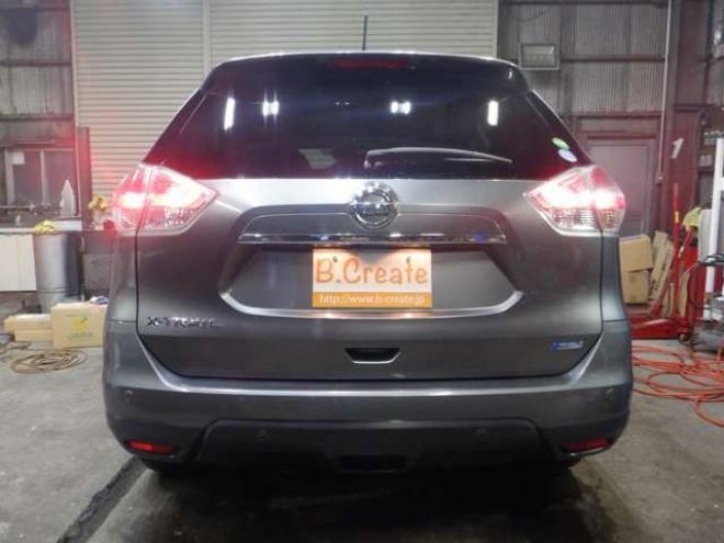 エクストレイル2.0 20X エマージェンシーブレーキパッケージ 2列車 4WD　ナビ・TV・Bluetooth・Bカメラ・LEDヘッド・プッシュスタート・LEDヘッドライト・エマブレ・クリアランスソナー・前席シートヒーター・レーンキープ 2000