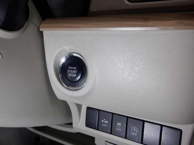 ラパンX 4WD　ナビ　Bluetoothオーディオ　フルセグTV　USB接続　全方位カメラ　衝突軽減ブレーキ　ステアリングスイッチ　ETC　アイドリングストップ　シートヒーター　HID　スマートキー　プッシュスタート 660