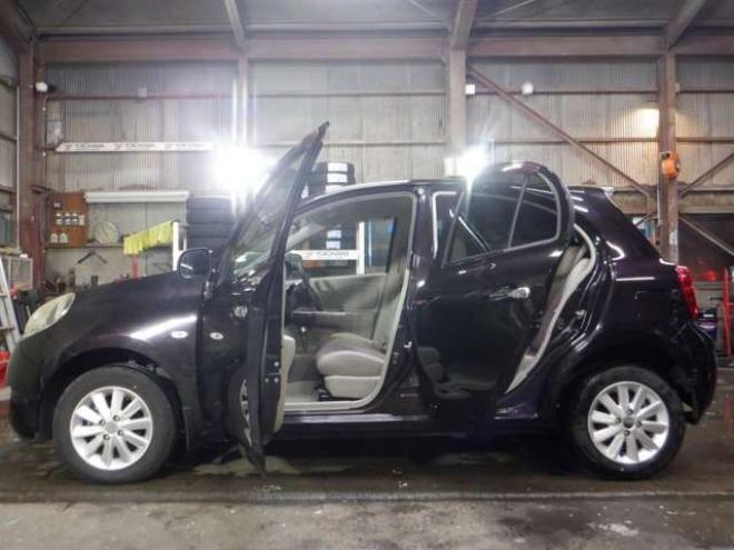 マーチ1.2 ボレロ 4WD　本州仕入・ナビ・TV・Bカメラ・インテリキー・プッシュスタート・ETC・ライトレベライザー・オートエアコン・オートライト・14インチAW 1200