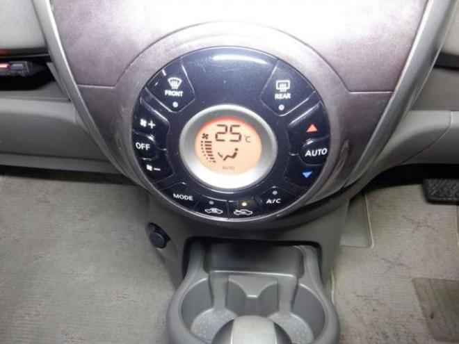 マーチ1.2 ボレロ 4WD　本州仕入・ナビ・TV・Bカメラ・インテリキー・プッシュスタート・ETC・ライトレベライザー・オートエアコン・オートライト・14インチAW 1200