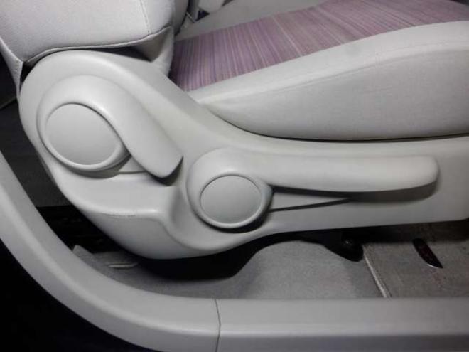 マーチ1.2 ボレロ 4WD　本州仕入・ナビ・TV・Bカメラ・インテリキー・プッシュスタート・ETC・ライトレベライザー・オートエアコン・オートライト・14インチAW 1200