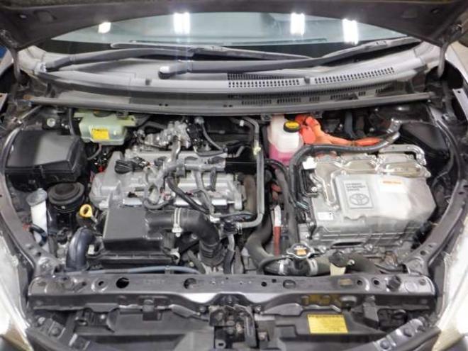 アクア1.5 G ブラックソフトレザーセレクション　本州仕入・ナビ・TV・B/T・レザーシート・本州仕入・純正エアロ・シートヒーター・ステアリングスイッチ・バックカメラ・スマートキー・プッシュスタート 2WD 1500