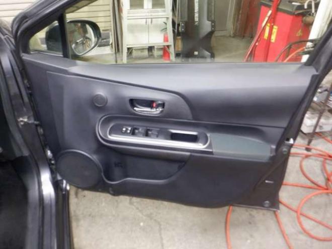 アクア1.5 G ブラックソフトレザーセレクション　本州仕入・ナビ・TV・B/T・レザーシート・本州仕入・純正エアロ・シートヒーター・ステアリングスイッチ・バックカメラ・スマートキー・プッシュスタート 2WD 1500