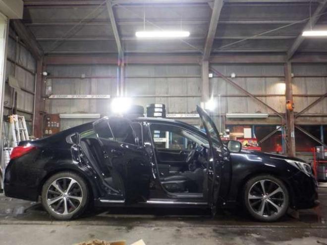 レガシィB4 2.5 リミテッド 4WD　本州仕入　4WD　ナビ　フルセグTV　Bluetoothオーディオ　ETC　エンスタ　全席シートヒーター　革シート　パワーシート　LEDヘッドライト　フォグランプ　パドルシフト　プッシュスタート 2500