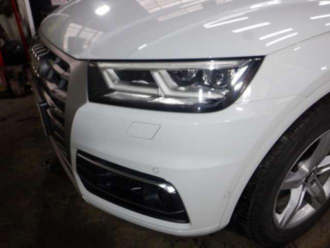 アウディQ5 2.0 TFSI クワトロ スポーツ ラグジュアリーパッケージ 4WD　茶革・ナビ・TV・B/T・F/S/Bカメラ・マトリクスLED・ヴァーチャルコックピット・電動リアゲート・シートヒーター・ACC・パワーシート・ETC・エアサス 正規輸入車 2000