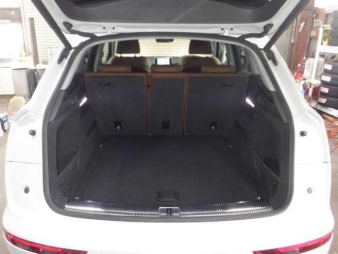 アウディQ5 2.0 TFSI クワトロ スポーツ ラグジュアリーパッケージ 4WD　茶革・ナビ・TV・B/T・F/S/Bカメラ・マトリクスLED・ヴァーチャルコックピット・電動リアゲート・シートヒーター・ACC・パワーシート・ETC・エアサス 正規輸入車 2000