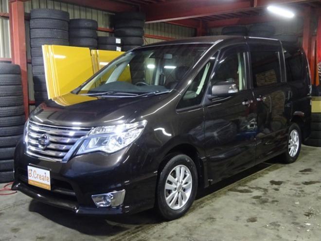 セレナ2.0 ハイウェイスター 4WD　ナビ・TV・B/T・Bカメラ・エンジンスターター・両側電動・フリップダウンモニター・LEDヘッドライト・インテリキー・プッシュスタート・アイドリングストップ・クルコン・ETC・寒冷地仕様・フォグランプ 2000