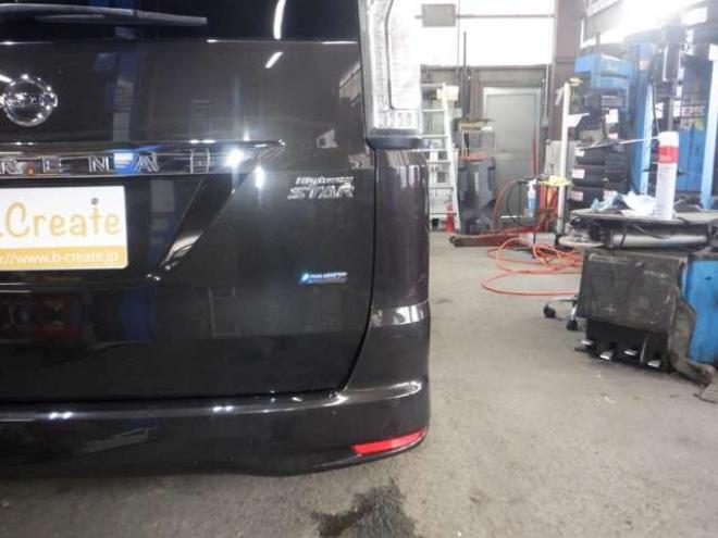 セレナ2.0 ハイウェイスター 4WD　ナビ・TV・B/T・Bカメラ・エンジンスターター・両側電動・フリップダウンモニター・LEDヘッドライト・インテリキー・プッシュスタート・アイドリングストップ・クルコン・ETC・寒冷地仕様・フォグランプ 2000