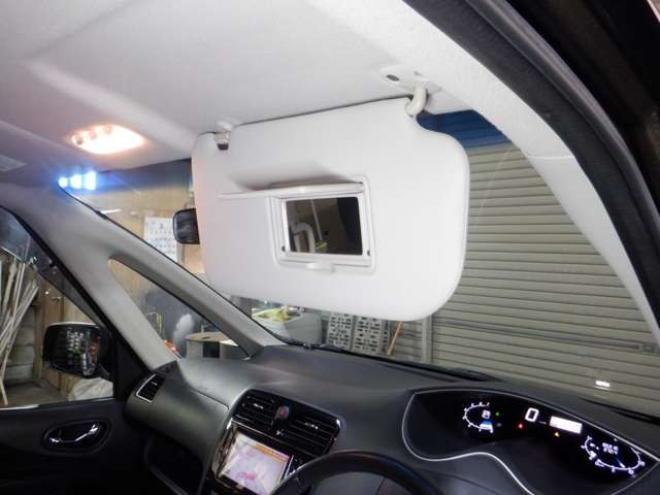 セレナ2.0 ハイウェイスター 4WD　ナビ・TV・B/T・Bカメラ・エンジンスターター・両側電動・フリップダウンモニター・LEDヘッドライト・インテリキー・プッシュスタート・アイドリングストップ・クルコン・ETC・寒冷地仕様・フォグランプ 2000