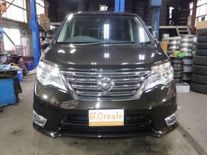 セレナ2.0 ハイウェイスター 4WD　ナビ・TV・B/T・Bカメラ・エンジンスターター・両側電動・フリップダウンモニター・LEDヘッドライト・インテリキー・プッシュスタート・アイドリングストップ・クルコン・ETC・寒冷地仕様・フォグランプ 2000