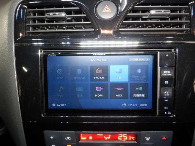 セレナ2.0 ハイウェイスター 4WD　ナビ・TV・B/T・Bカメラ・エンジンスターター・両側電動・フリップダウンモニター・LEDヘッドライト・インテリキー・プッシュスタート・アイドリングストップ・クルコン・ETC・寒冷地仕様・フォグランプ 2000