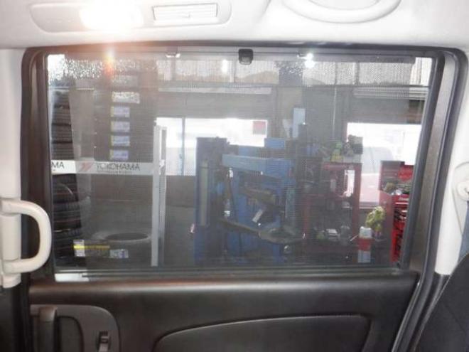 セレナ2.0 ハイウェイスター 4WD　ナビ・TV・B/T・Bカメラ・エンジンスターター・両側電動・フリップダウンモニター・LEDヘッドライト・インテリキー・プッシュスタート・アイドリングストップ・クルコン・ETC・寒冷地仕様・フォグランプ 2000