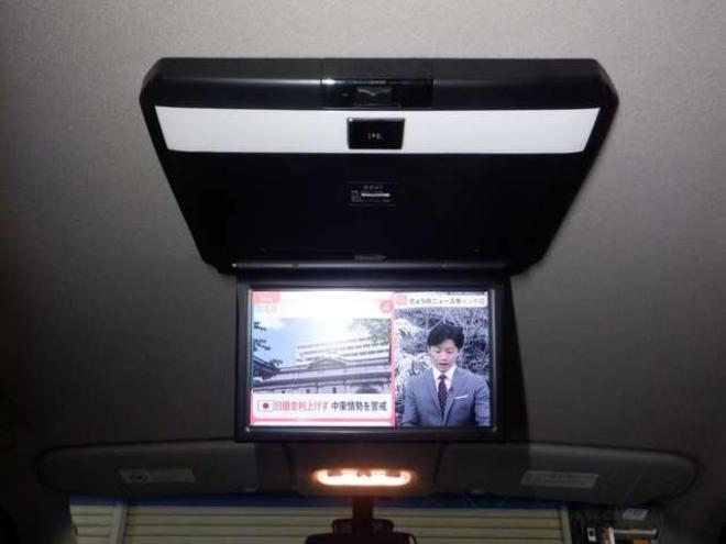 セレナ2.0 ハイウェイスター 4WD　ナビ・TV・B/T・Bカメラ・エンジンスターター・両側電動・フリップダウンモニター・LEDヘッドライト・インテリキー・プッシュスタート・アイドリングストップ・クルコン・ETC・寒冷地仕様・フォグランプ 2000