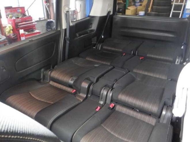 セレナ2.0 ハイウェイスター 4WD　ナビ・TV・B/T・Bカメラ・エンジンスターター・両側電動・フリップダウンモニター・LEDヘッドライト・インテリキー・プッシュスタート・アイドリングストップ・クルコン・ETC・寒冷地仕様・フォグランプ 2000