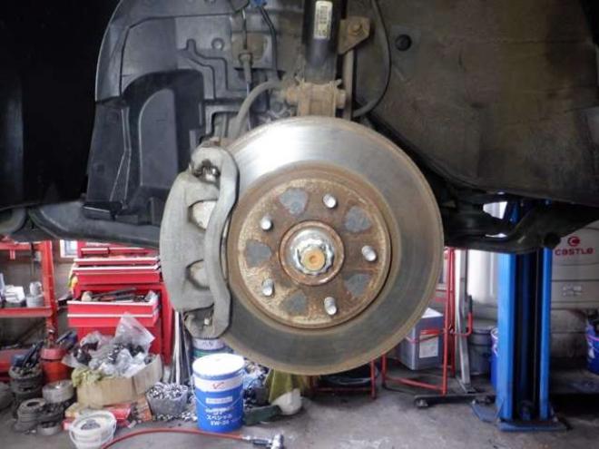 セレナ2.0 ハイウェイスター 4WD　ナビ・TV・B/T・Bカメラ・エンジンスターター・両側電動・フリップダウンモニター・LEDヘッドライト・インテリキー・プッシュスタート・アイドリングストップ・クルコン・ETC・寒冷地仕様・フォグランプ 2000