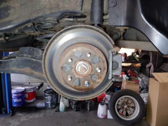 セレナ2.0 ハイウェイスター 4WD　ナビ・TV・B/T・Bカメラ・エンジンスターター・両側電動・フリップダウンモニター・LEDヘッドライト・インテリキー・プッシュスタート・アイドリングストップ・クルコン・ETC・寒冷地仕様・フォグランプ 2000