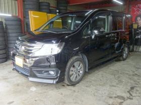 ステップワゴン　2.0 スパーダ Z クールスピリット インターナビセレクション 4WD　本州仕入・後期型・ナビ・TV・Bカメラ・Rモニター・両側電動・スマートキー・クルコン・HID・ETC・パドルシフト・ハーフレザーシート・ワイパーデアイサー・リアヒーター・ミラーヒーター・アイドリングストップ 2000