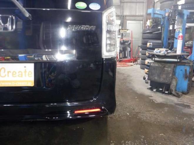 ステップワゴン2.0 スパーダ Z クールスピリット インターナビセレクション 4WD　本州仕入・後期型・ナビ・TV・Bカメラ・Rモニター・両側電動・スマートキー・クルコン・HID・ETC・パドルシフト・ハーフレザーシート・ワイパーデアイサー・リアヒーター・ミラーヒーター・アイドリングストップ 2000