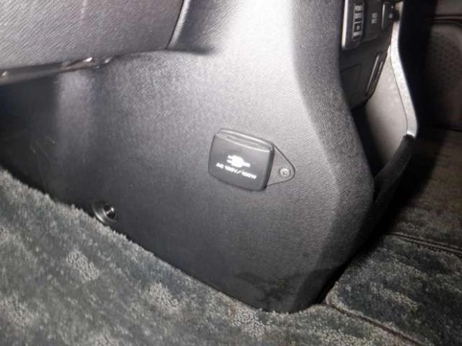 ステップワゴン2.0 スパーダ Z クールスピリット インターナビセレクション 4WD　本州仕入・後期型・ナビ・TV・Bカメラ・Rモニター・両側電動・スマートキー・クルコン・HID・ETC・パドルシフト・ハーフレザーシート・ワイパーデアイサー・リアヒーター・ミラーヒーター・アイドリングストップ 2000