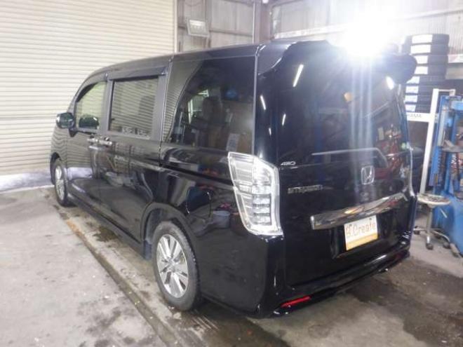 ステップワゴン2.0 スパーダ Z クールスピリット インターナビセレクション 4WD　本州仕入・後期型・ナビ・TV・Bカメラ・Rモニター・両側電動・スマートキー・クルコン・HID・ETC・パドルシフト・ハーフレザーシート・ワイパーデアイサー・リアヒーター・ミラーヒーター・アイドリングストップ 2000