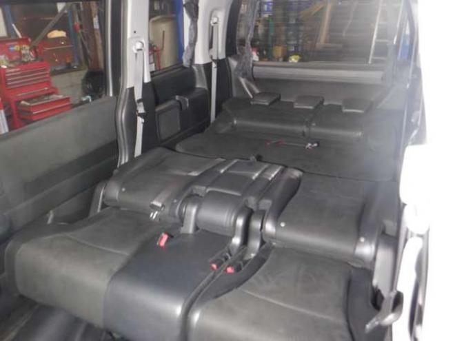 ステップワゴン2.0 スパーダ Z クールスピリット インターナビセレクション 4WD　本州仕入・後期型・ナビ・TV・Bカメラ・Rモニター・両側電動・スマートキー・クルコン・HID・ETC・パドルシフト・ハーフレザーシート・ワイパーデアイサー・リアヒーター・ミラーヒーター・アイドリングストップ 2000