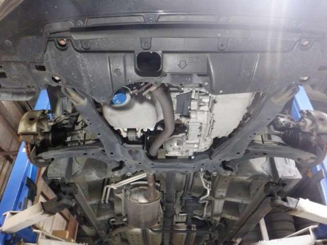 ステップワゴン2.0 スパーダ Z クールスピリット インターナビセレクション 4WD　本州仕入・後期型・ナビ・TV・Bカメラ・Rモニター・両側電動・スマートキー・クルコン・HID・ETC・パドルシフト・ハーフレザーシート・ワイパーデアイサー・リアヒーター・ミラーヒーター・アイドリングストップ 2000