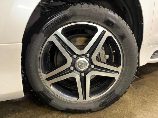 レクサスＬＸ５７０　ブラックシークエンス　寒冷地仕様　マークレビンソン　リアエンターテイメント　純正２１インチＡＷ　社外２０ＡＷ＋スタッドレスタイヤ付　純正ブラックレザーシート　電動サンルーフ　ヘッドアップディスプレイ　リア５面フィルム施工 4WD 5700 5Dr