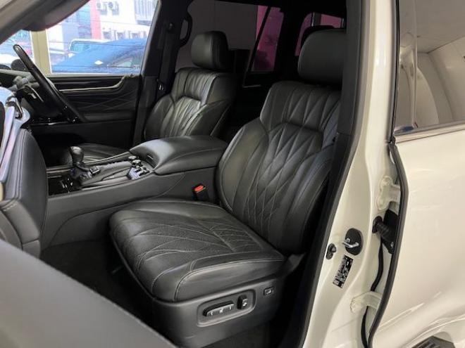 レクサスＬＸ５７０　ブラックシークエンス　寒冷地仕様　マークレビンソン　リアエンターテイメント　純正２１インチＡＷ　社外２０ＡＷ＋スタッドレスタイヤ付　純正ブラックレザーシート　電動サンルーフ　ヘッドアップディスプレイ　リア５面フィルム施工 4WD 5700 5Dr