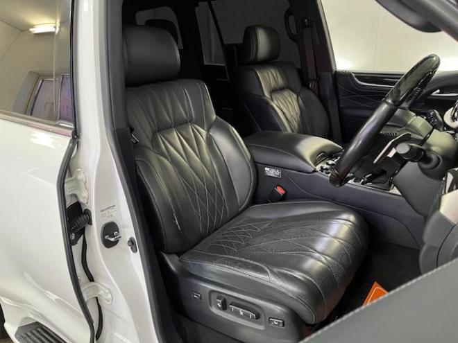 レクサスＬＸ５７０　ブラックシークエンス　寒冷地仕様　マークレビンソン　リアエンターテイメント　純正２１インチＡＷ　社外２０ＡＷ＋スタッドレスタイヤ付　純正ブラックレザーシート　電動サンルーフ　ヘッドアップディスプレイ　リア５面フィルム施工 4WD 5700 5Dr