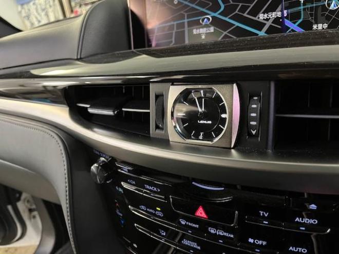 レクサスＬＸ５７０　ブラックシークエンス　寒冷地仕様　マークレビンソン　リアエンターテイメント　純正２１インチＡＷ　社外２０ＡＷ＋スタッドレスタイヤ付　純正ブラックレザーシート　電動サンルーフ　ヘッドアップディスプレイ　リア５面フィルム施工 4WD 5700 5Dr