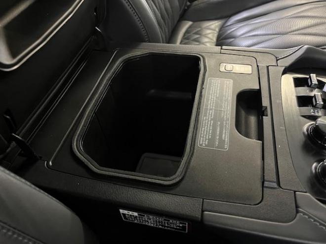 レクサスＬＸ５７０　ブラックシークエンス　寒冷地仕様　マークレビンソン　リアエンターテイメント　純正２１インチＡＷ　社外２０ＡＷ＋スタッドレスタイヤ付　純正ブラックレザーシート　電動サンルーフ　ヘッドアップディスプレイ　リア５面フィルム施工 4WD 5700 5Dr