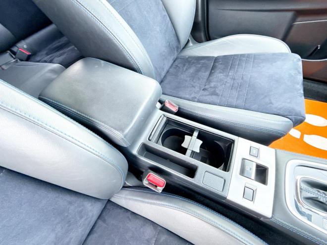 レヴォーグ2.0GT-Sアイサイト 4WD ローンが不安な方＜優遇ローン＞ 本州仕入 STIスポイラー 純正ナビ　ハーフレザー 4WD 2000 5Dr