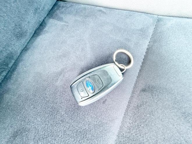 レヴォーグ2.0GT-Sアイサイト 4WD ローンが不安な方＜優遇ローン＞ 本州仕入 STIスポイラー 純正ナビ　ハーフレザー 4WD 2000 5Dr