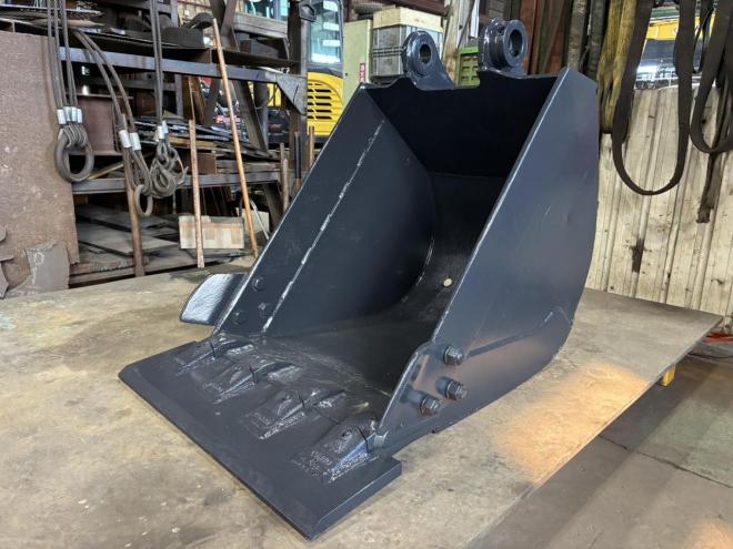 バックホーヤンマー　B7-6　バケット容量0.28m3