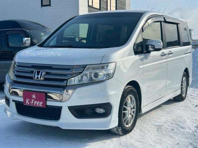 ステップワゴン2.0 スパーダ Z 4WD　ナビ　テレビ　スマートキー　記録簿　メンテナンスノート　取扱説明書　オートエアコン　後席モニター　バックカメラ　両側パワースライドドア　ETC 2000