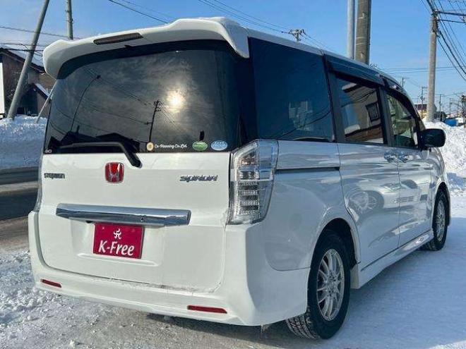 ステップワゴン2.0 スパーダ Z 4WD　ナビ　テレビ　スマートキー　記録簿　メンテナンスノート　取扱説明書　オートエアコン　後席モニター　バックカメラ　両側パワースライドドア　ETC 2000