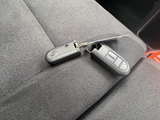 ムーヴキャンバスMOVE CANBUS 4WD X SA3　ワンオーナー　本州仕入　ワンタッチ両パワースライドドア　スマートキースペアー有　Bluetoothフルセグナビ　バックカメラ　スタットレス　バイザー　エンジンオイル交換　CVTオイル交換 4WD 660 ５Dr