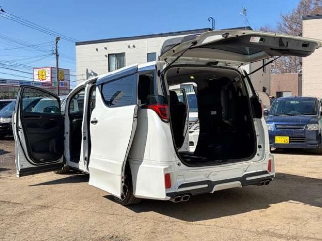 アルファード3.5 SA 4WD　TRDエアロ　クリスタルアイLEDテール　ダウンサス　レザー調シートカバー　アルパインナビ　フリップダウン　スピーカー　デジタルインナーミラー　シュタイナー20インチ　シーケンシャルウィンカー 3500