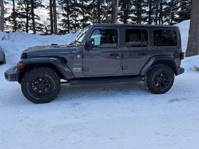 ラングラーアンリミテッド サハラ 3.6L 4WD　グラナイトグレー　エアコン　クルコン　パワステ　パワーウィンドウ　フロントカメラ　バックカメラ　キーレスエントリー　アルミホイール　ABS　横滑り防止装置　盗難防止装置　フルセグTV 正規輸入車 3600