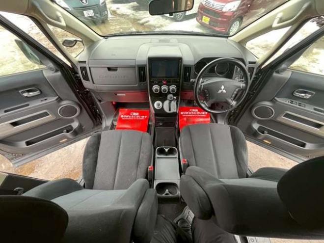 デリカD：5 2.4 G パワーパッケージ 4WD　ETC　アルパインBIGナビ　バックカメラ　両側電動スライドドア　パワステ　パワーウィンドウ　純正アルミ　クルーズコントロール　エアコン　キーレスエントリー　横滑り防止装置　盗難防止装置　3列シート 2400