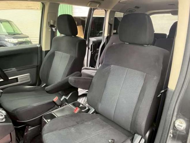 デリカD：5 2.4 G パワーパッケージ 4WD　ETC　アルパインBIGナビ　バックカメラ　両側電動スライドドア　パワステ　パワーウィンドウ　純正アルミ　クルーズコントロール　エアコン　キーレスエントリー　横滑り防止装置　盗難防止装置　3列シート 2400