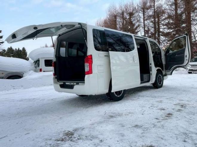 キャラバンNV350 2.5 プレミアムGX ロングボディ ディーゼルターボ 4WD　ETC　ベットキット　スマートキー　キーレス　パワーウィンドウ　ABS　エアコン　パワステ　盗難防止装置　両側スライドドア 2500