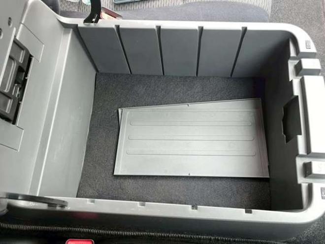 キャラバンNV350 2.5 プレミアムGX ロングボディ ディーゼルターボ 4WD　ETC　ベットキット　スマートキー　キーレス　パワーウィンドウ　ABS　エアコン　パワステ　盗難防止装置　両側スライドドア 2500